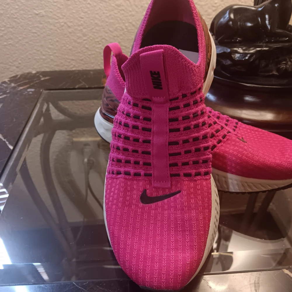 Nike Women's Pink Running Shoes - Picture 2 of 5
